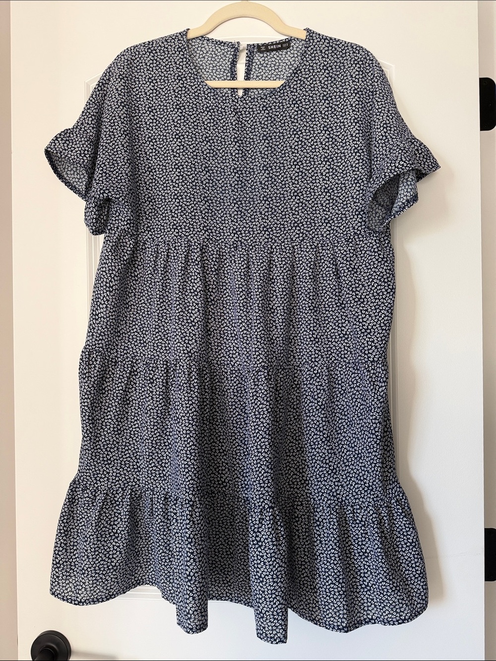 SHEIN Navy and White Floral Tiered Midi Dress